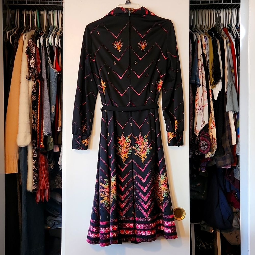 Vintage Floral Dress - Picture 2 of 16